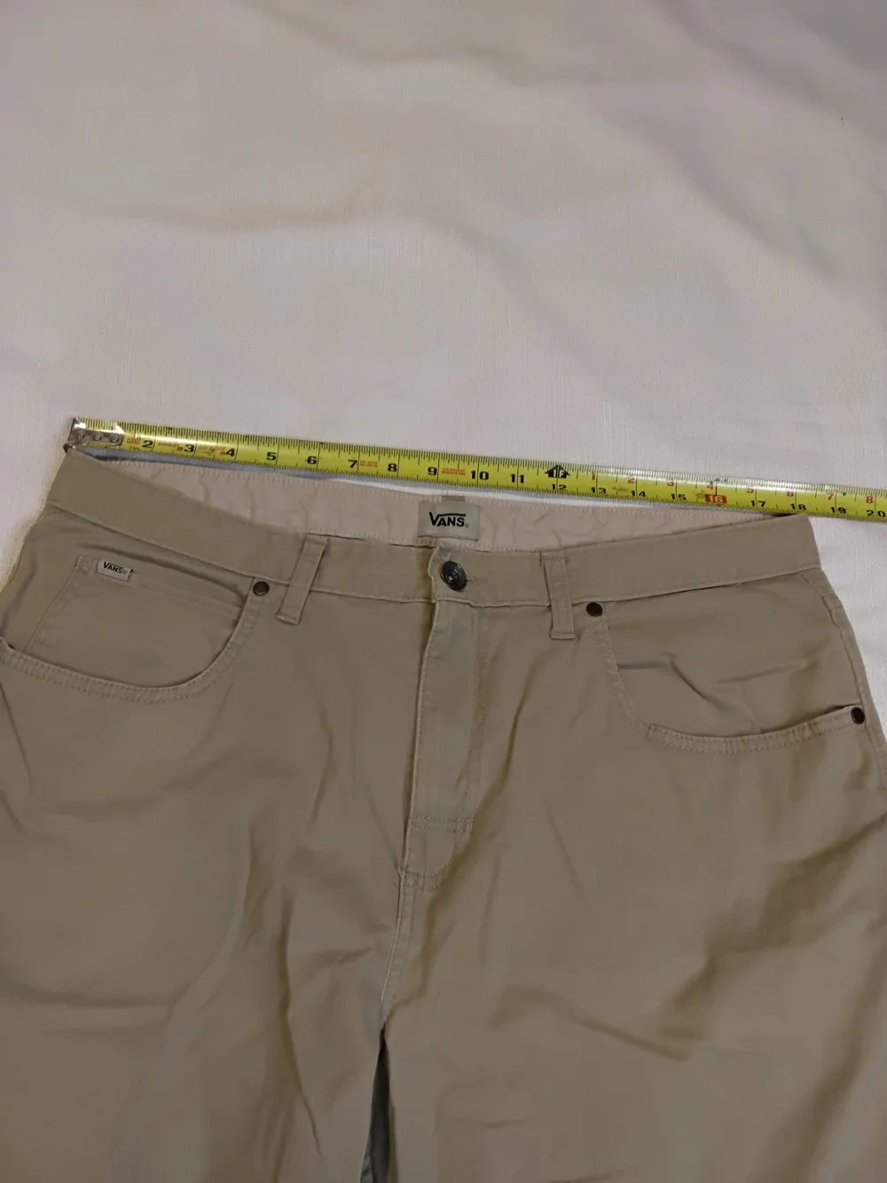 Vans Men's Tan Flat Front Shorts Sz 36.